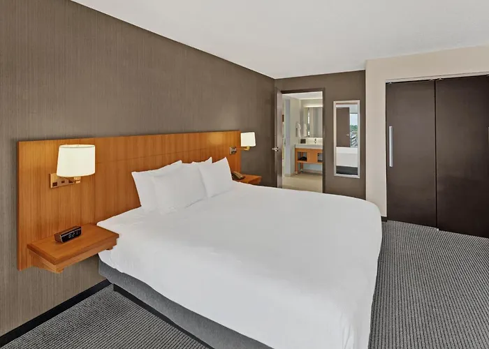 Hyatt Place Champaign/urbana 3*